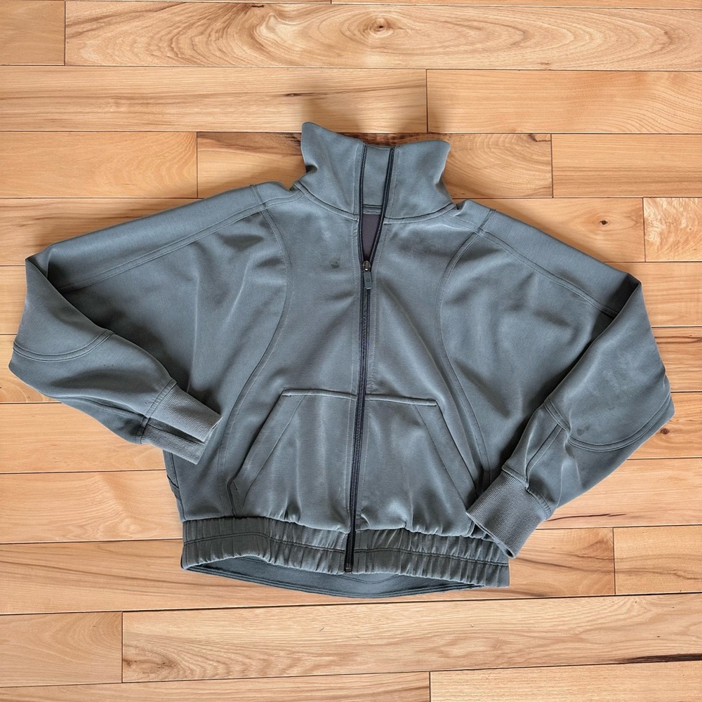 lululemon athletica Brushed Softstreme Funnel-Neck Zip Up Size 0
Smoked Spruce